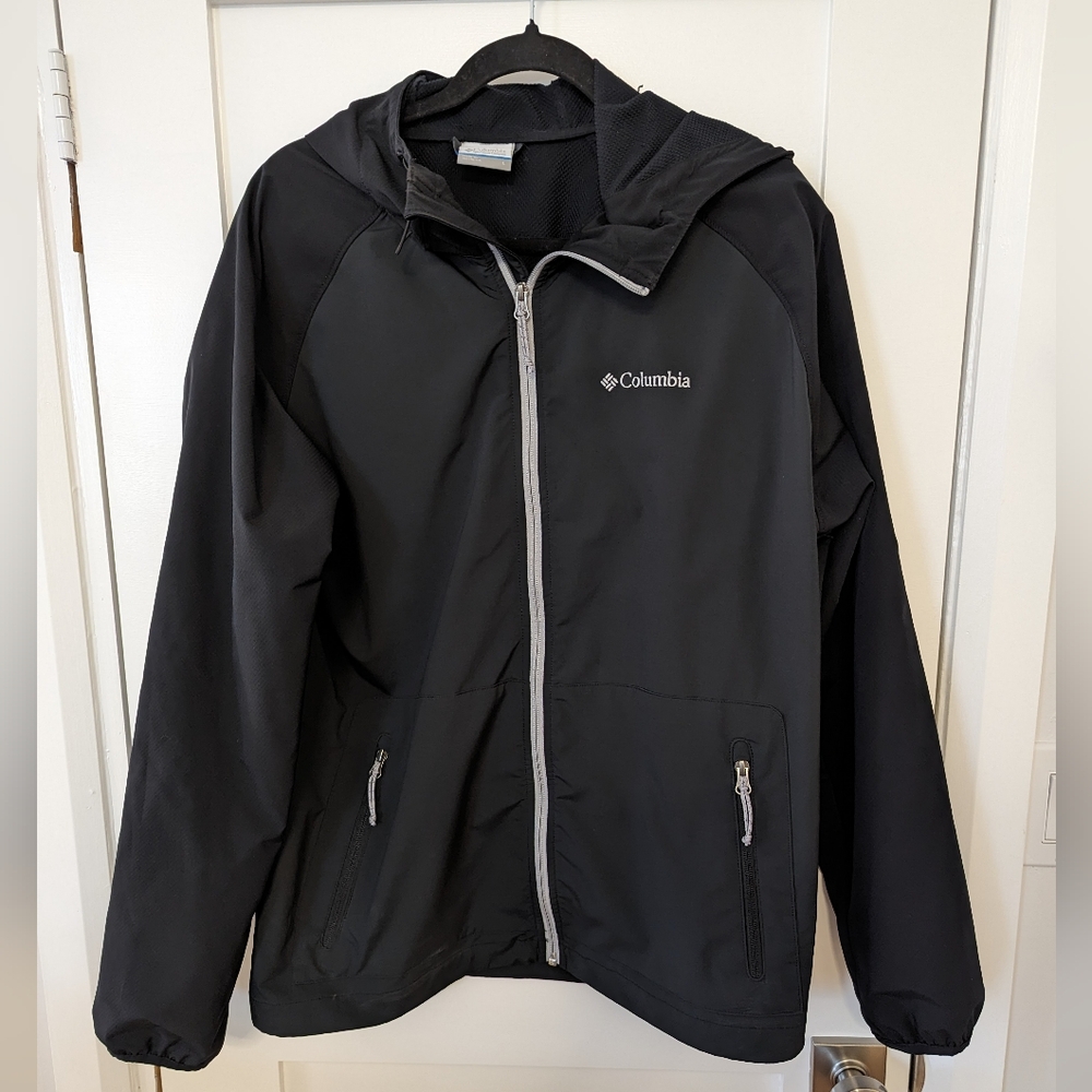 Columbia Men's Black Zippered Windbreaker